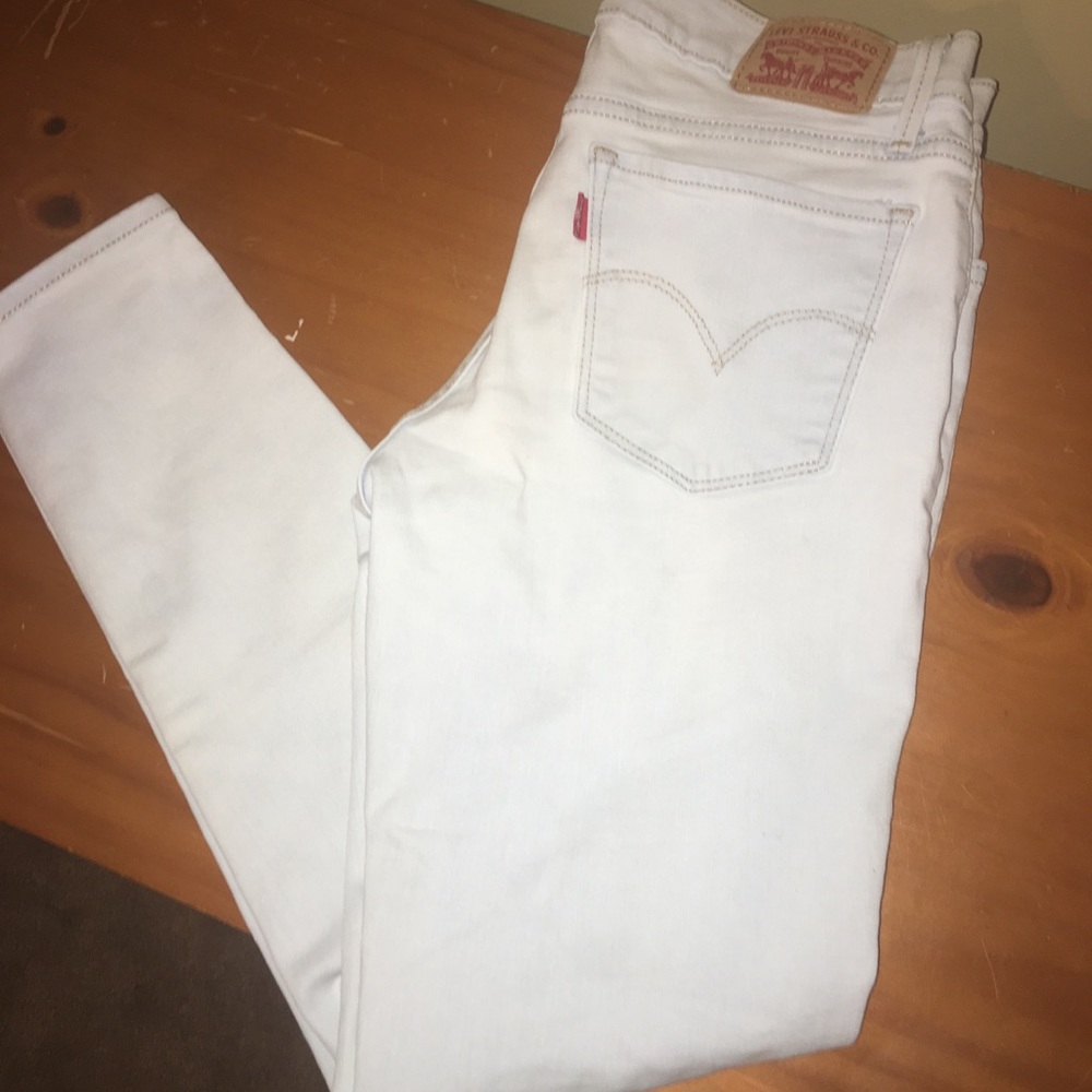 Levi’s Straight Fit Supper Skinny Light Wash Jeans